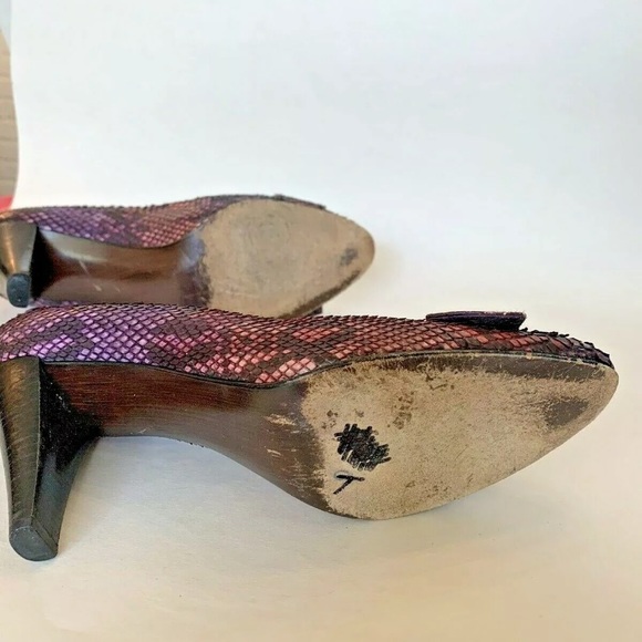 Stuart Weitzman Purple Pink Python Snakeskin Heels - Size 7 - Picture 6 of 6